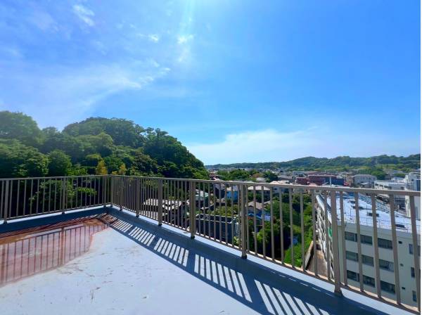 屋上からはこの眺め！心地良いですね！