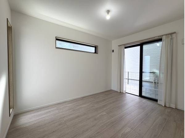 メインベッドルームからガーデンコーナーに出ることができます