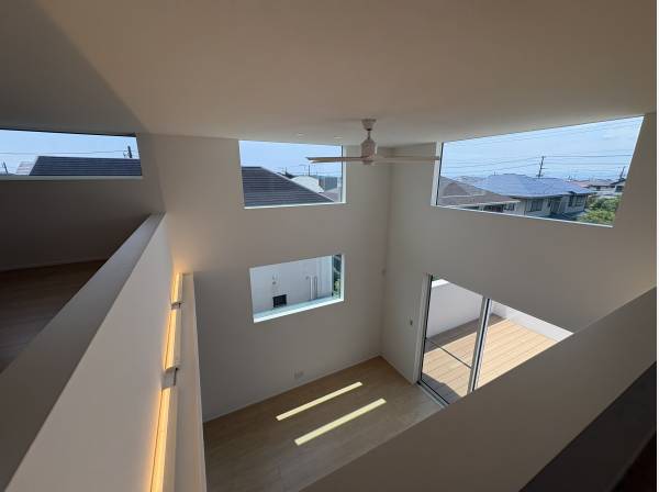 大型のロフトが有り、そこからは江の島が見えます！