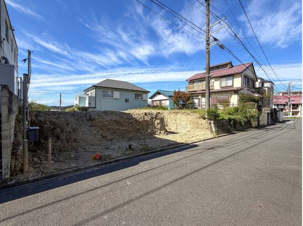 ゆとりある敷地にはカースぺースを2台分完備しています