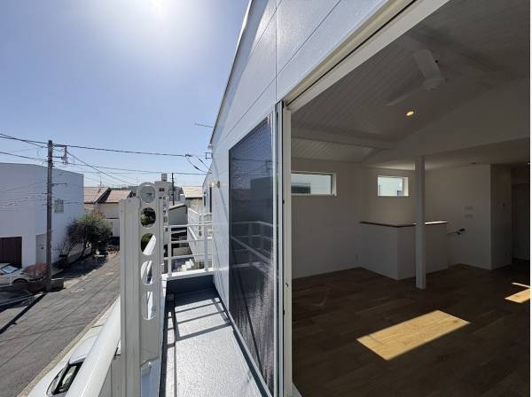 日当たりの良いバルコニー