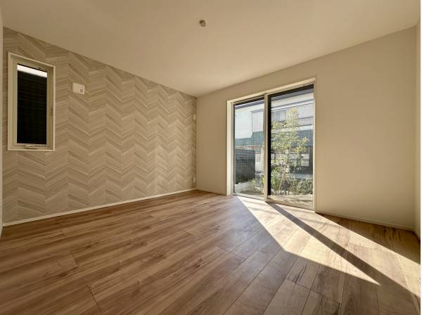 主寝室は約8帖と広々/WICも完備