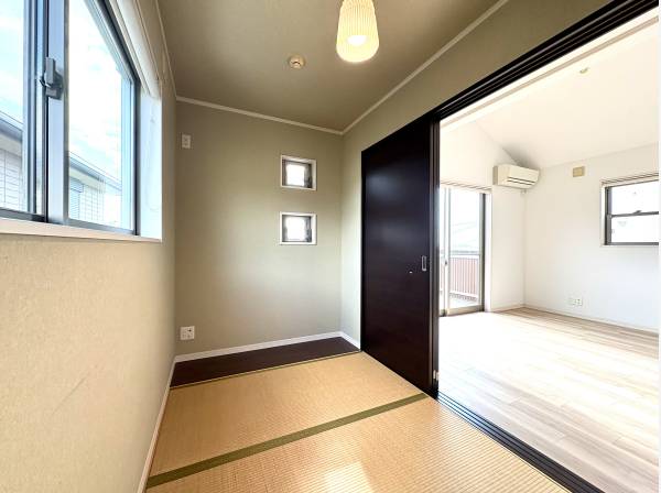 和室に隣接します。