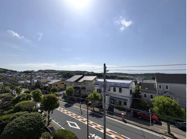 緑が溶け込む街並みを一望する気持ちの良い眺め