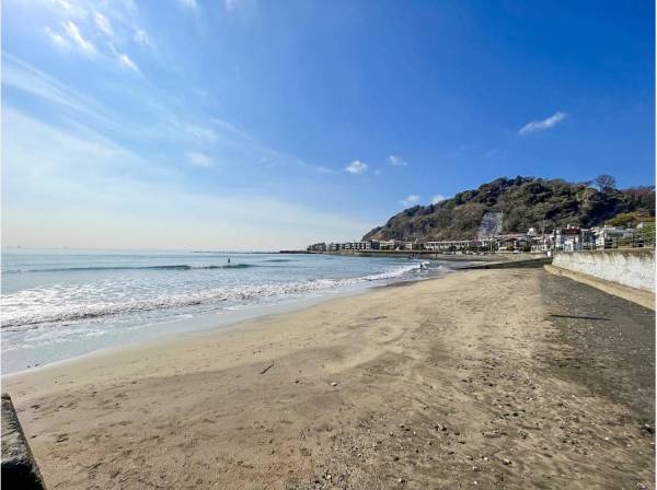 由比ガ浜海水浴場まで徒歩3分（約240m）