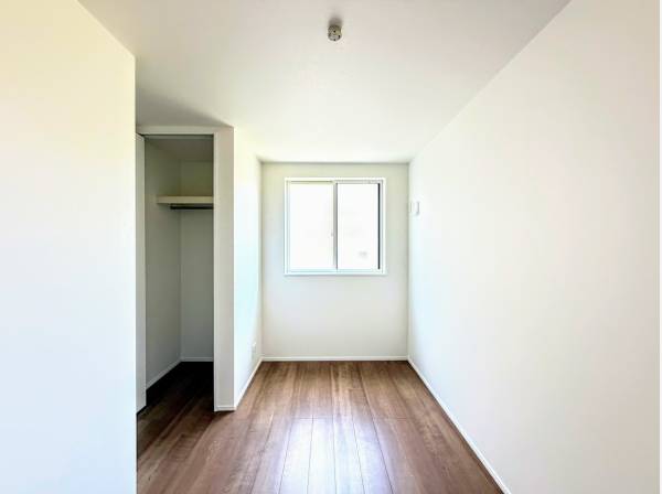 各居室に収納もございますので、快適にお使いいただけます