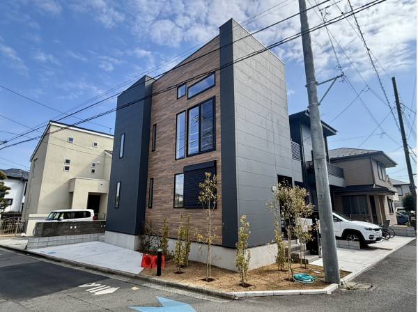 開放的な角地でございます