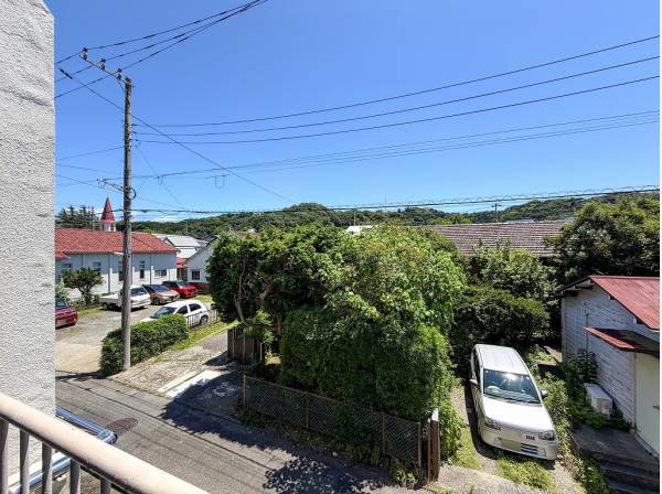 空の青さと瑞々しい緑に癒やされる毎日