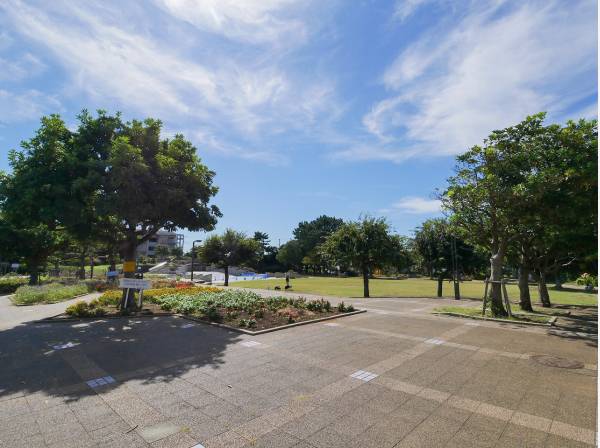 なでしこ公園まで徒歩7分（約500m）