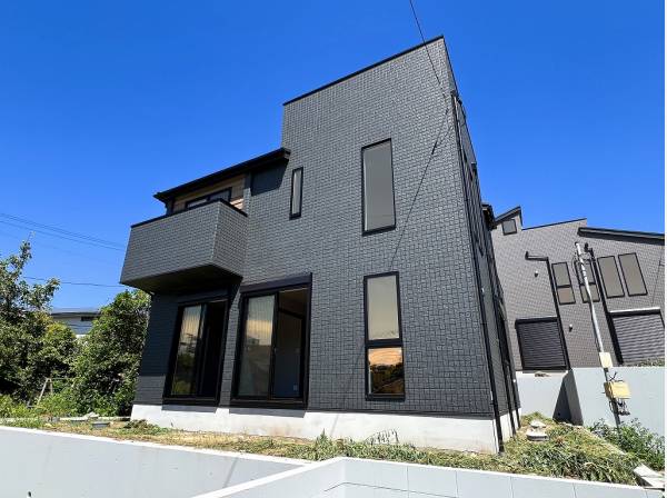 ブラックの重厚な外観がカッコいいですね