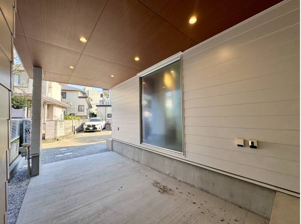 ゆとりのあるガレージ