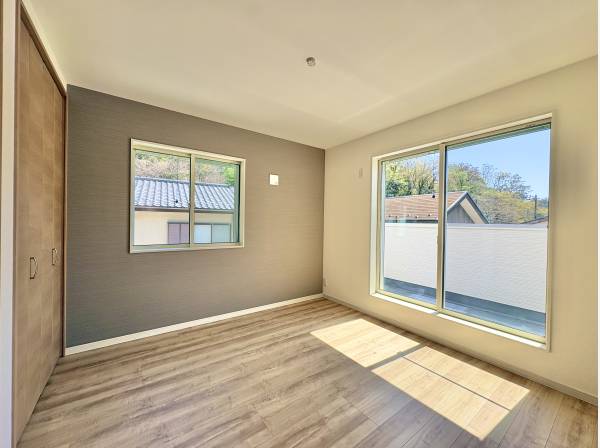 2面採光があることにより、十分な陽光がお部屋の全体に届きます