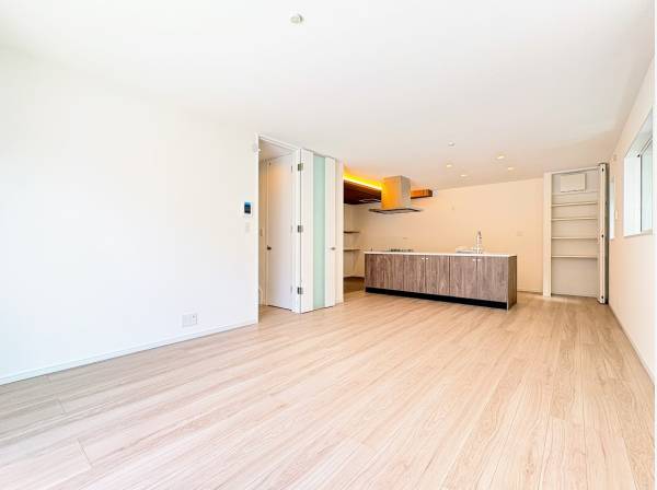 約22.7帖の大空間に