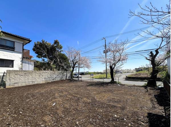 開放的な高台地につき陽当たり良好です