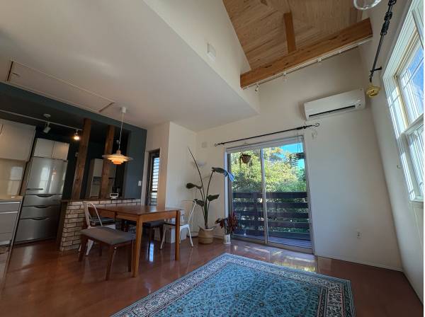 リビングも開放的な空間です。