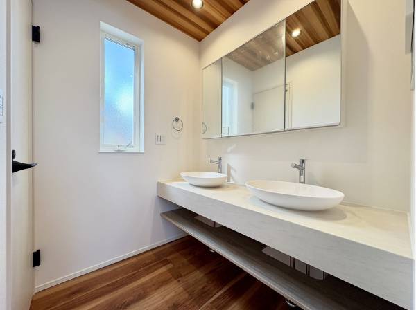 パウダールーム