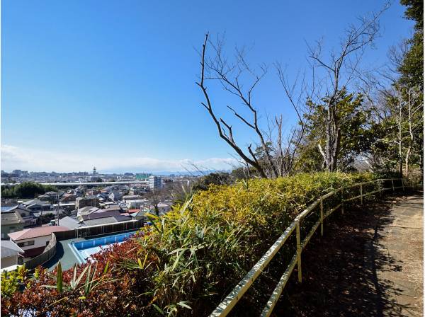 殿山公園まで徒歩9分（約700m）