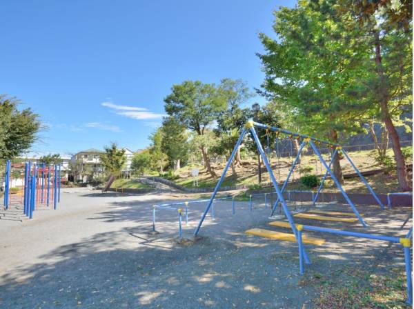 片瀬山南公園まで徒歩3分（約200ｍ）