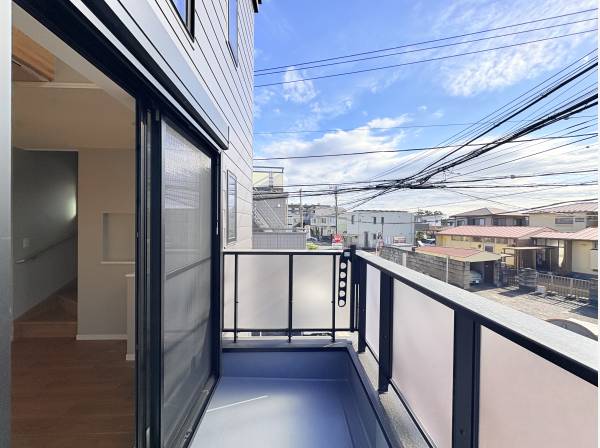 南西向きの日当りの良いバルコニー
