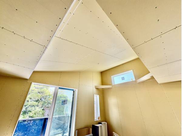 まだ工事中ですが、案内は可能です！