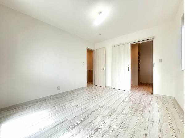 洋室は1階に3部屋ございます