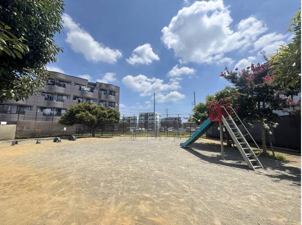 出口町公園まで徒歩3分（約190m）