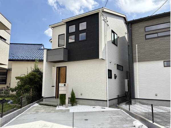 駐車は2台可能です。耐震等級3の長期優良住宅