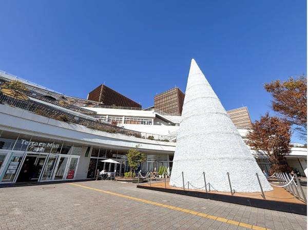 テラスモール湘南まで自転車で6分（約1.7km）