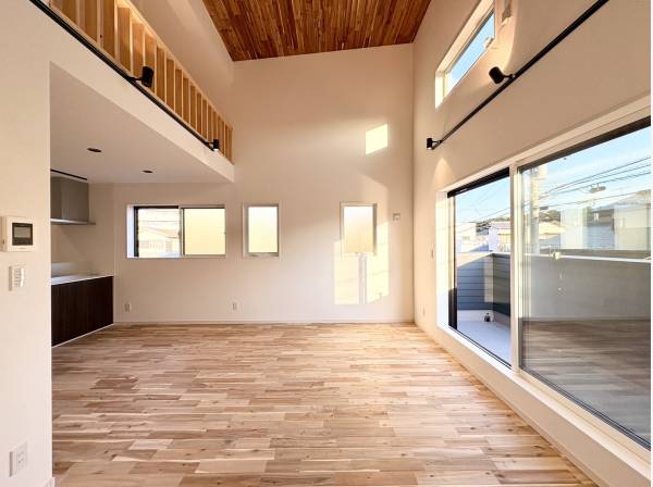 勾配天井で開放感のあるLDK♪