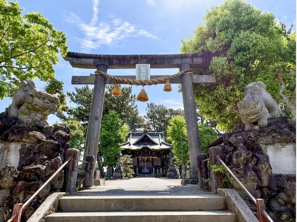 八雲神社まで徒歩1分 (約80ｍ)