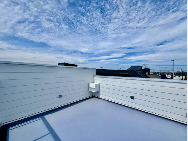 スカイバルコニーも約10帖！天気の良い日は江ノ島を望みます