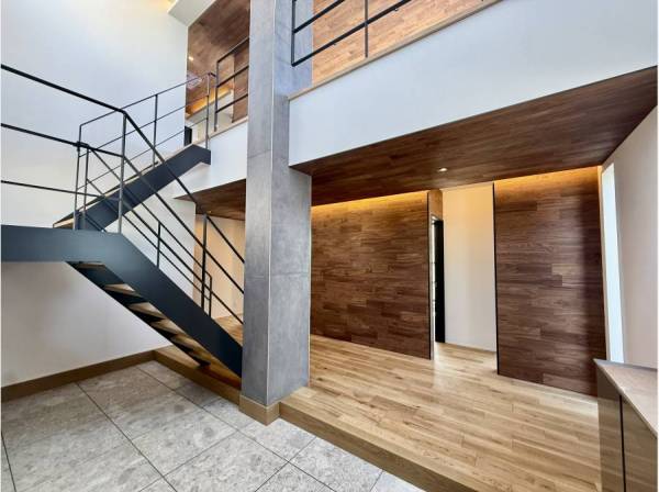 リゾートホテルのようなエントランス