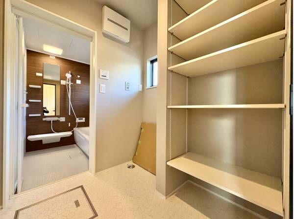 バスルームと脱衣スペース