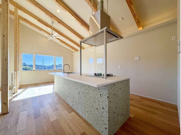 流れるような家事を実現するアイランドキッチン