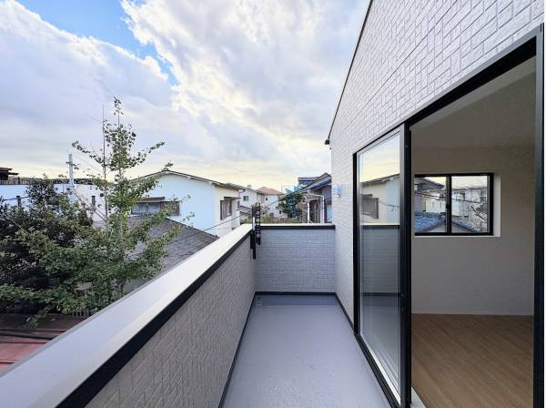 バルコニーは2つございます