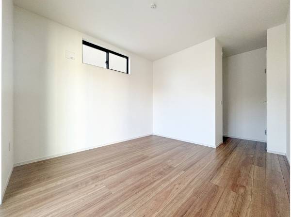 シームレスなWICを完備した居室は大きなベッドも余裕で置けそうですね