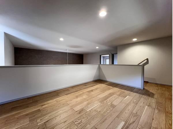 アウトドアグッズの収納やお子様の遊び場にもピッタリなロフト