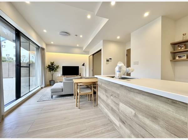 家具等はCGで作成したイメージです。ダイニングスペースです。