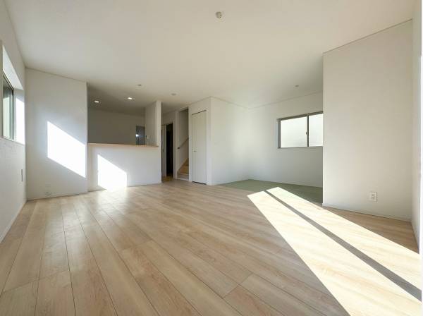 たっぷり陽光を感じられる南向きのLDK