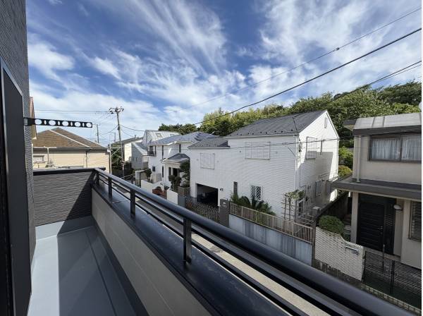 バルコニーは高台のため風通し・日当たり良好！