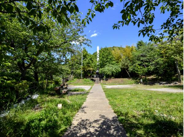 葉山花の木公園まで徒歩2分（約110m）
