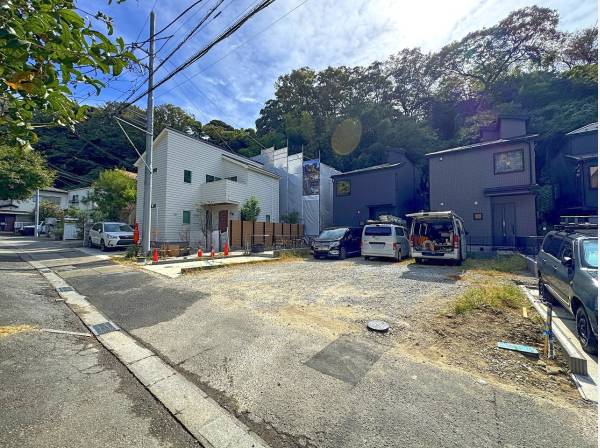 西側も通路で空地と言う事は、、、