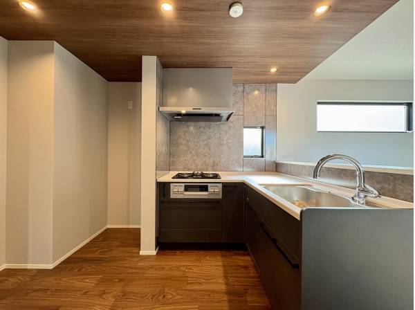 L字型キッチンスペース