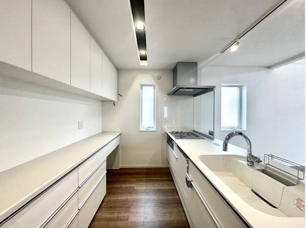 設備充実したキッチン一式