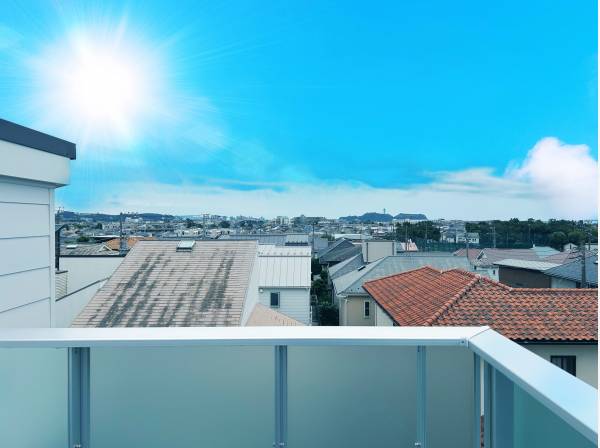約4.0帖のバルコニー（江ノ島もご覧頂けます）