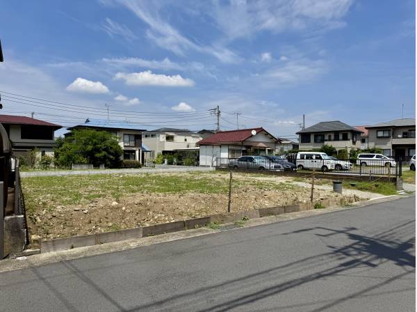 南西道路に面し、陽当たりも良好です。