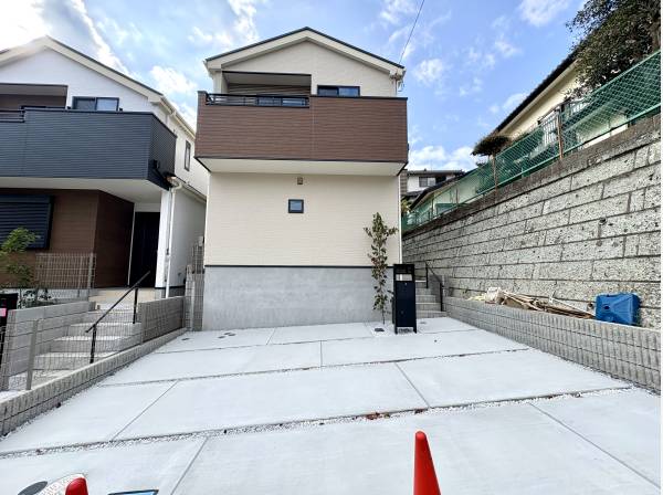 光と風が通う丘の家