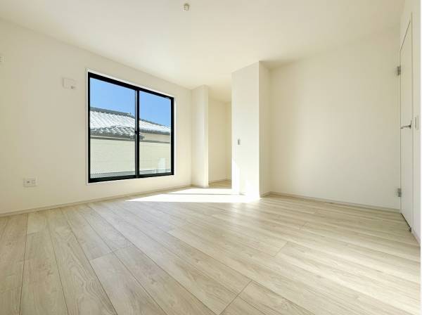 シームレスなWICが完備されたマスターベッドルーム