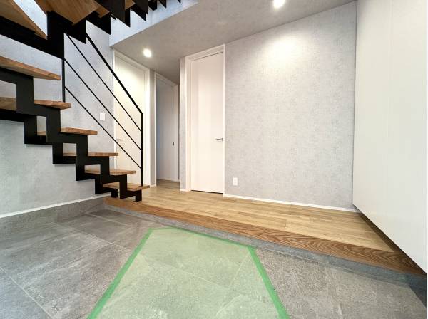 玄関も広々としています