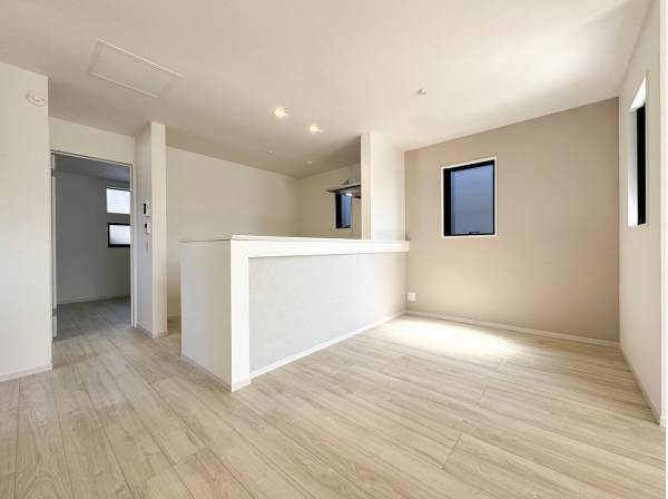 お料理タイムも会話が自然と弾む対面式キッチン